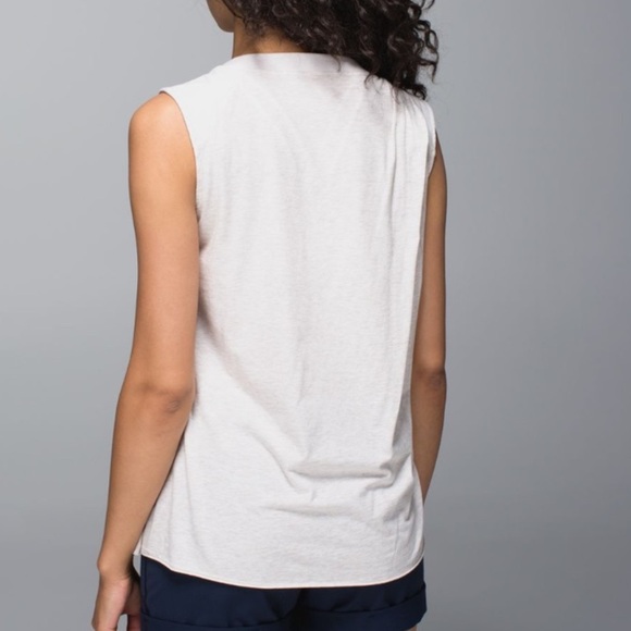 Lululemon To Class Tee Sleeveless Tank Top Women’s Size 6 Oatmeal Heathered - Picture 3 of 13